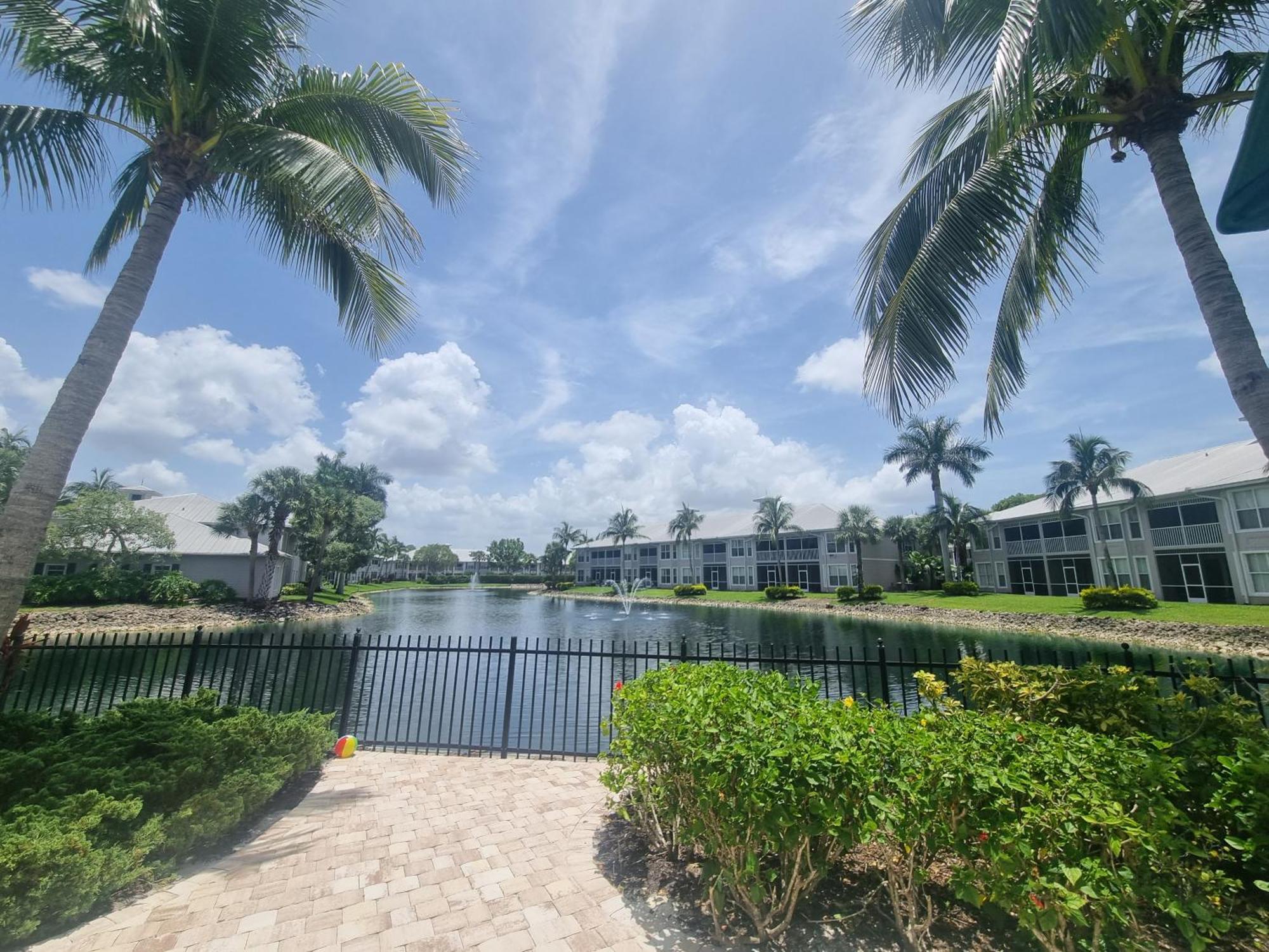 Stunning 2-Bedroom Plus Den Condo In Greenlinks Resort North North Naples Eksteriør billede