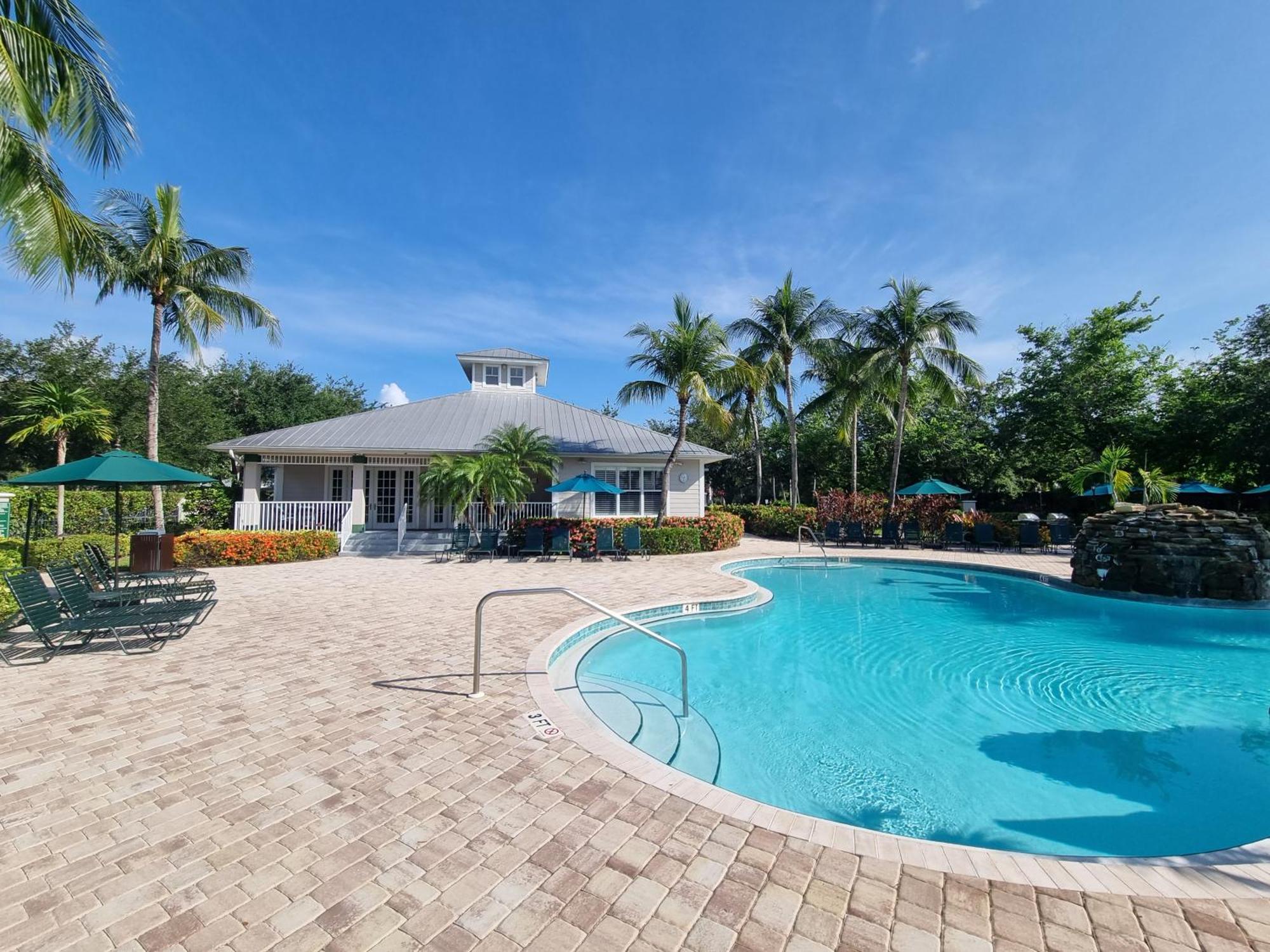 Stunning 2-Bedroom Plus Den Condo In Greenlinks Resort North North Naples Eksteriør billede