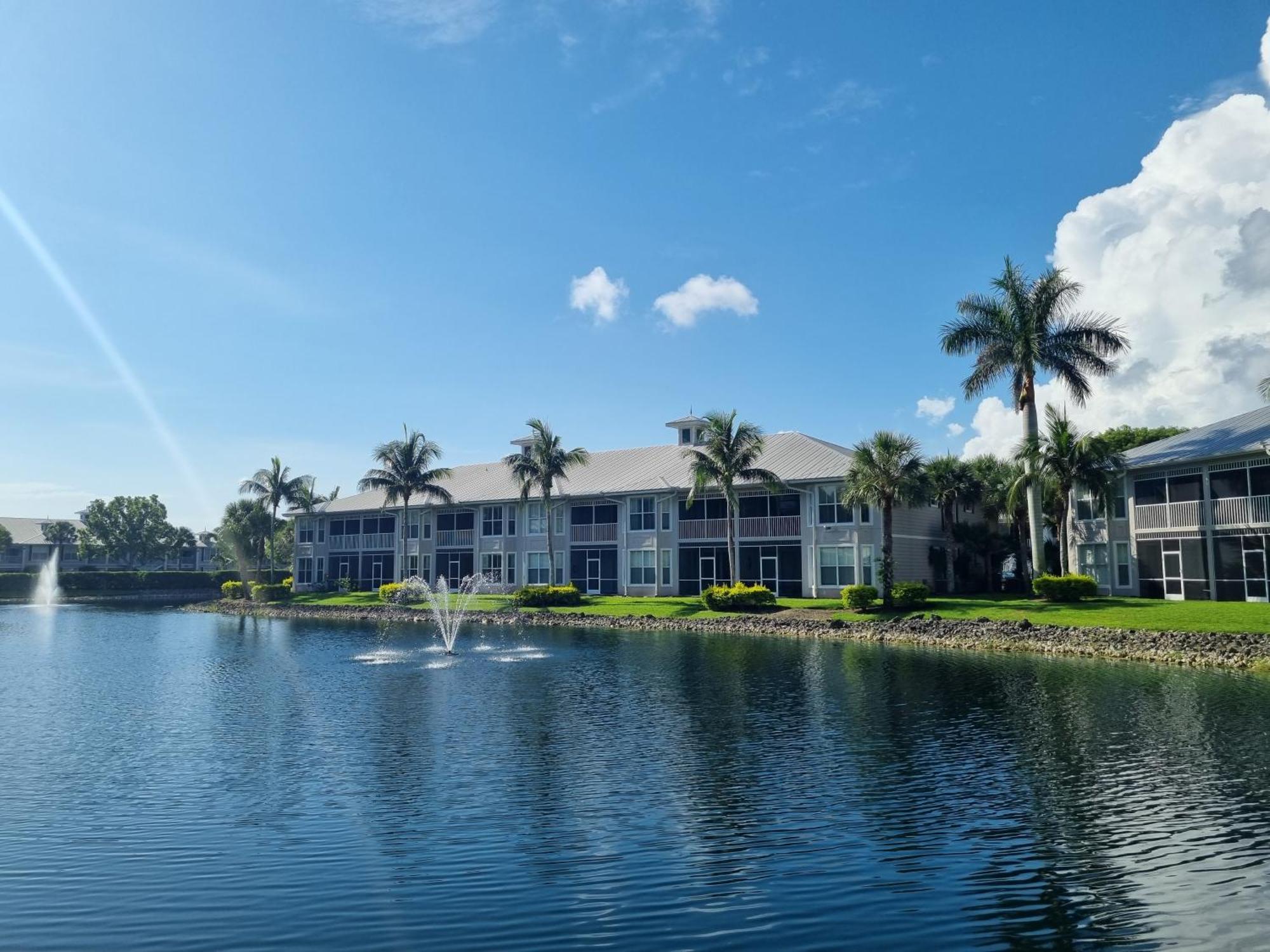 Stunning 2-Bedroom Plus Den Condo In Greenlinks Resort North North Naples Eksteriør billede