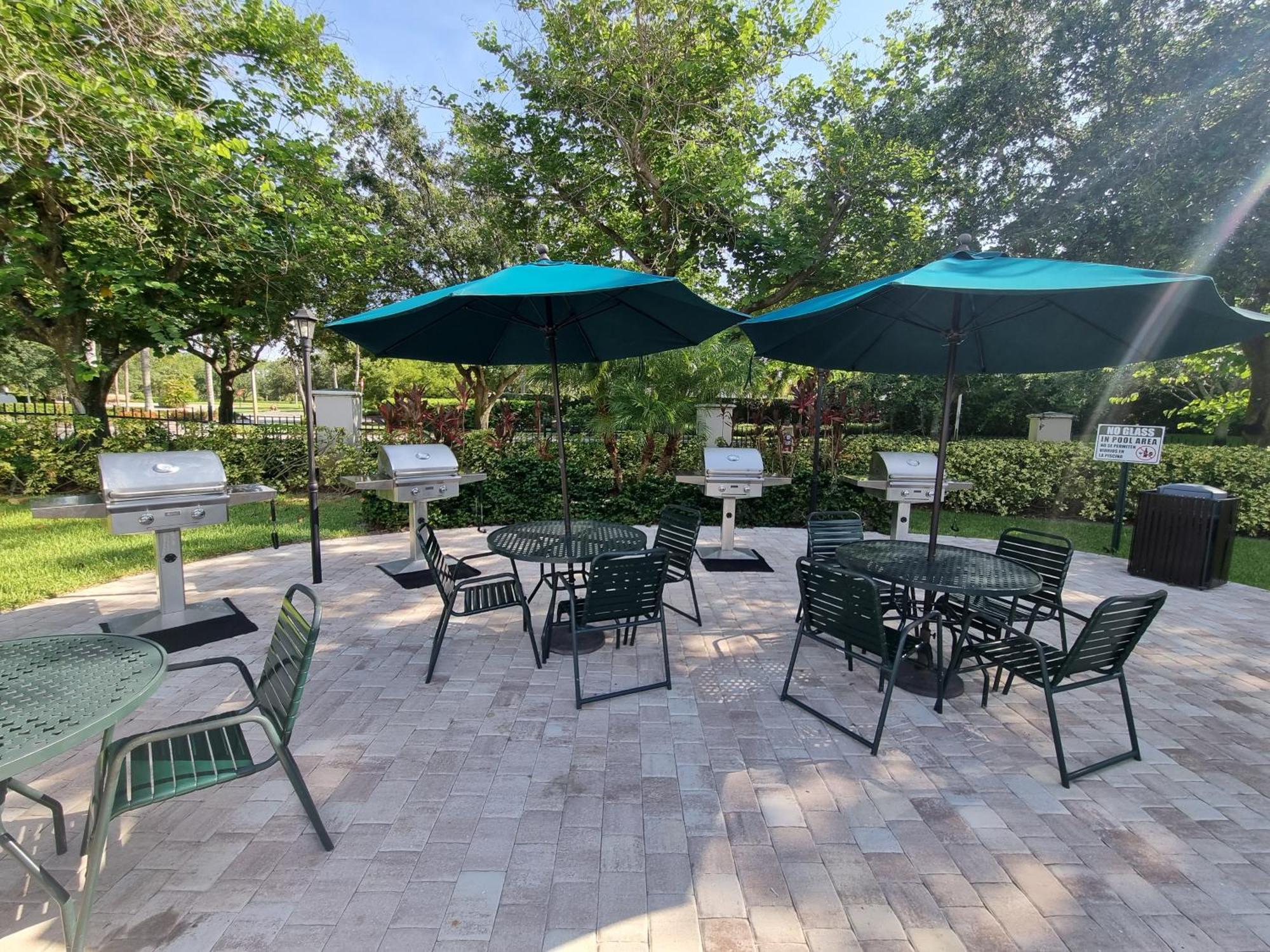 Stunning 2-Bedroom Plus Den Condo In Greenlinks Resort North North Naples Eksteriør billede
