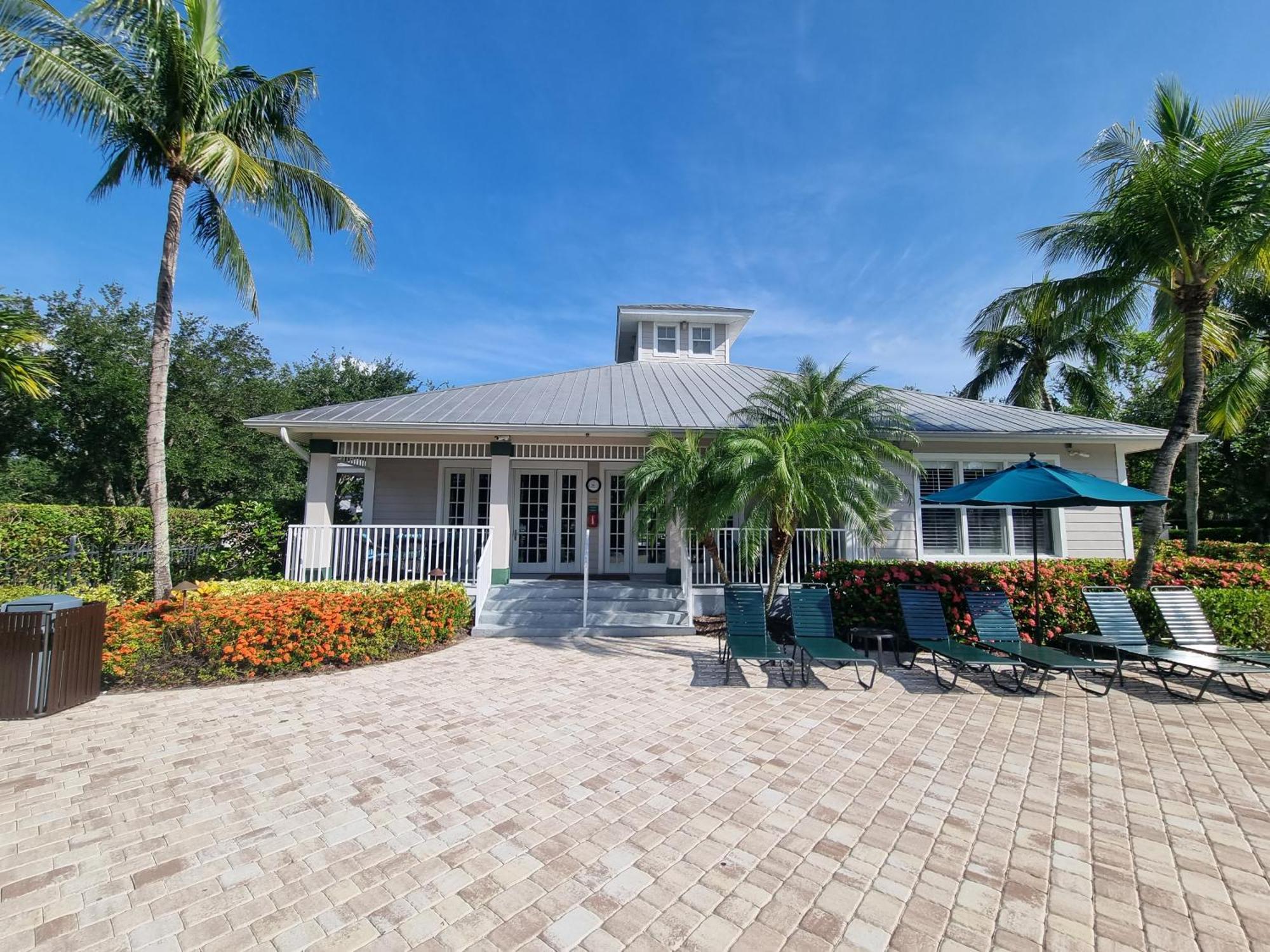 Stunning 2-Bedroom Plus Den Condo In Greenlinks Resort North North Naples Eksteriør billede