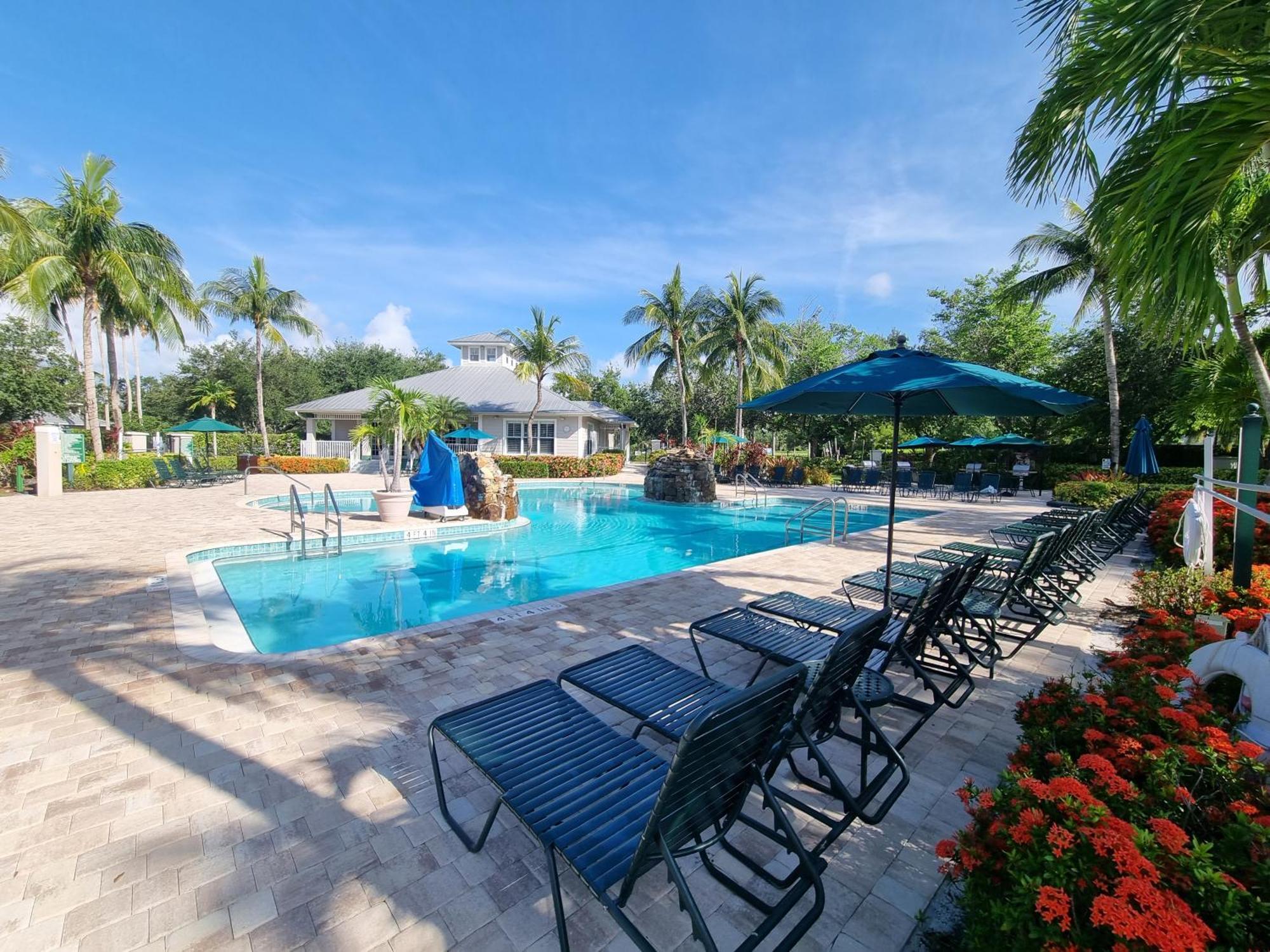 Stunning 2-Bedroom Plus Den Condo In Greenlinks Resort North North Naples Eksteriør billede