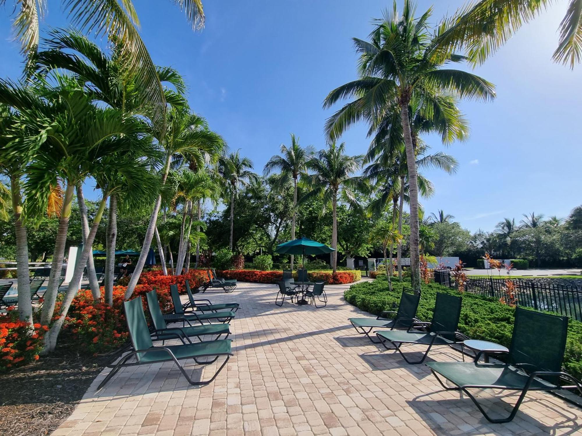 Stunning 2-Bedroom Plus Den Condo In Greenlinks Resort North North Naples Eksteriør billede