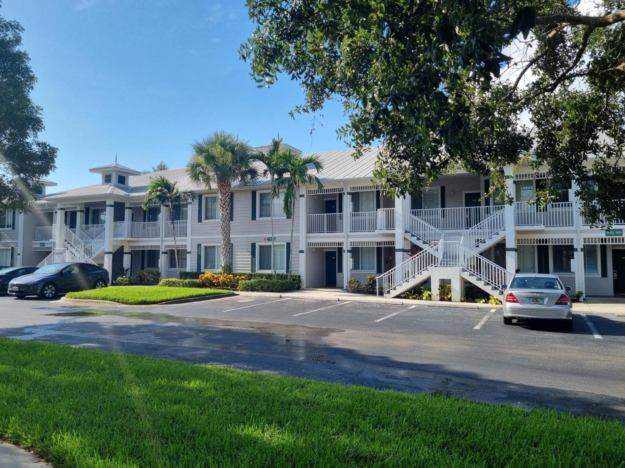 Stunning 2-Bedroom Plus Den Condo In Greenlinks Resort North North Naples Eksteriør billede