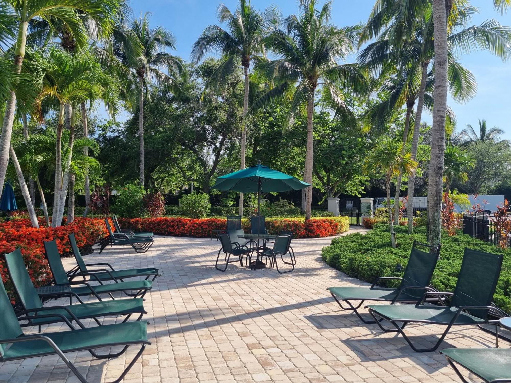 Stunning 2-Bedroom Plus Den Condo In Greenlinks Resort North North Naples Eksteriør billede