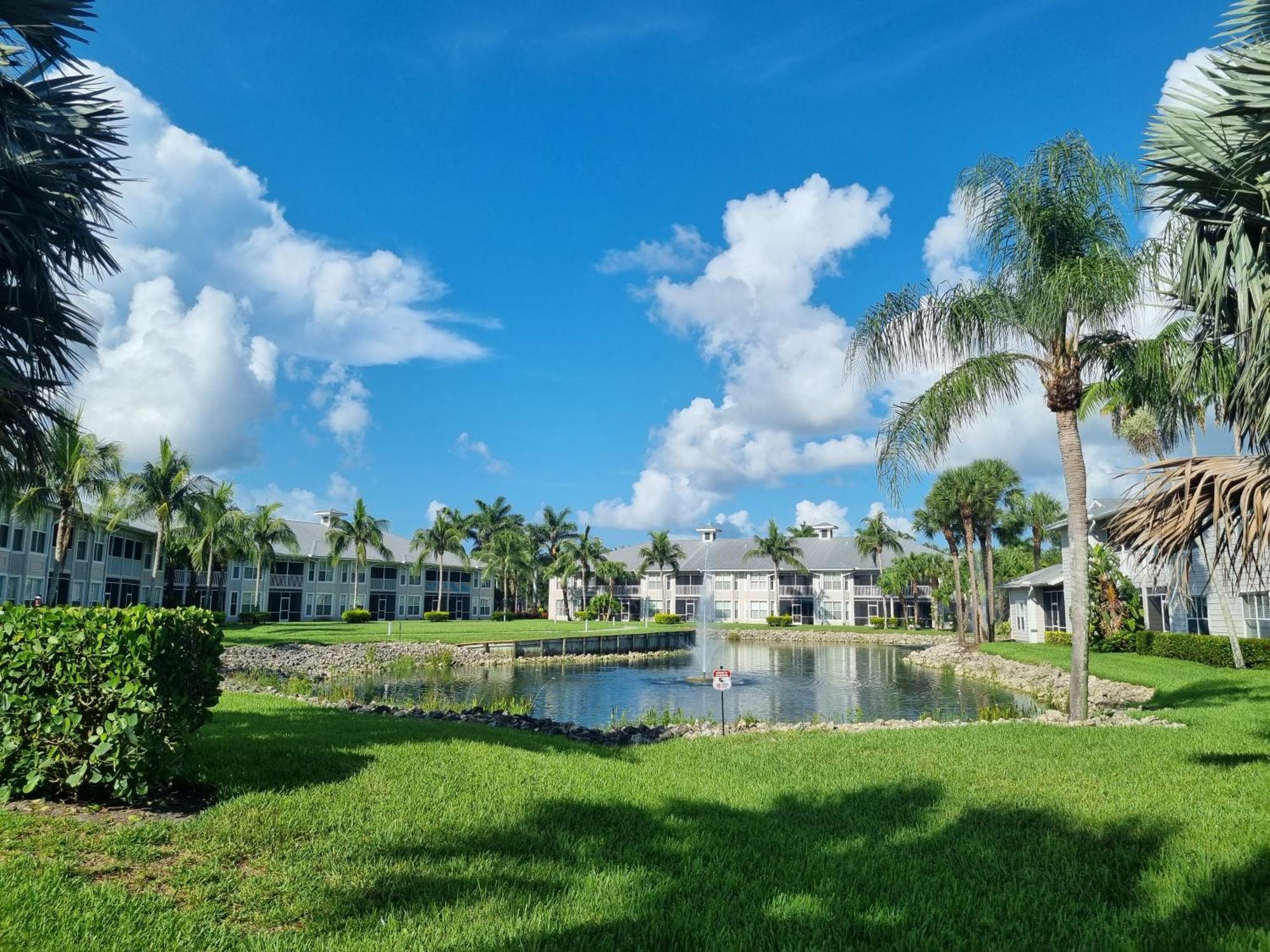 Stunning 2-Bedroom Plus Den Condo In Greenlinks Resort North North Naples Eksteriør billede